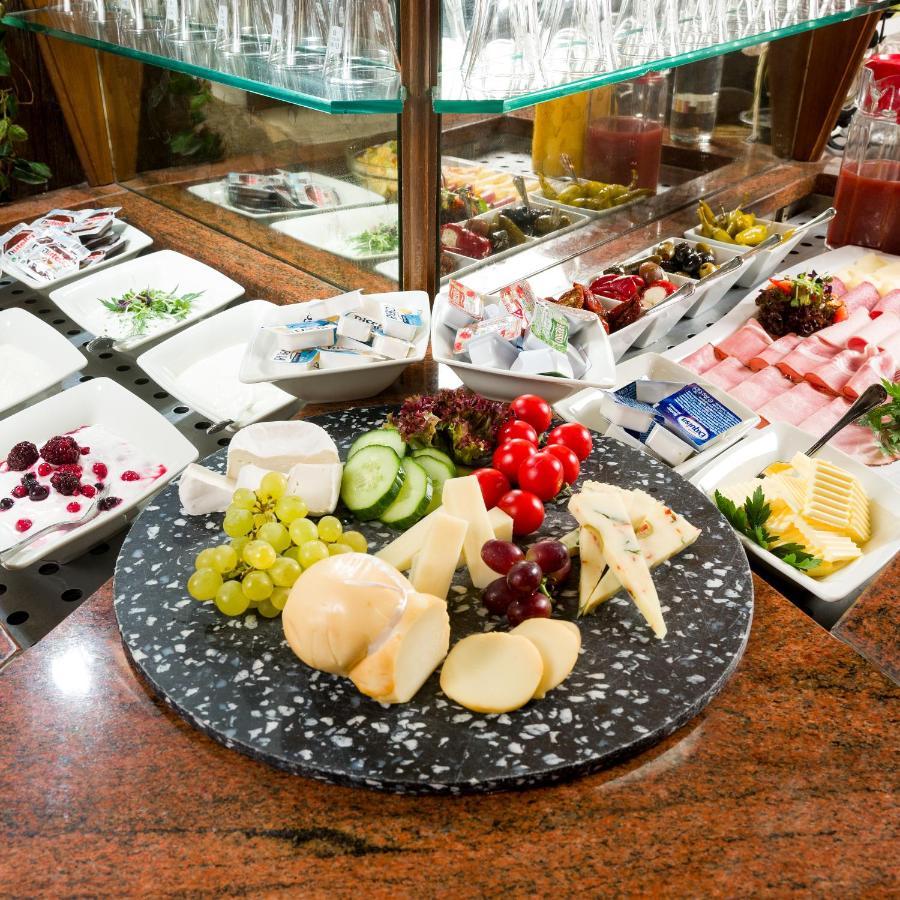 Spundloch- Das Hotel & Weinrestaurant Veitshochheim Ngoại thất bức ảnh